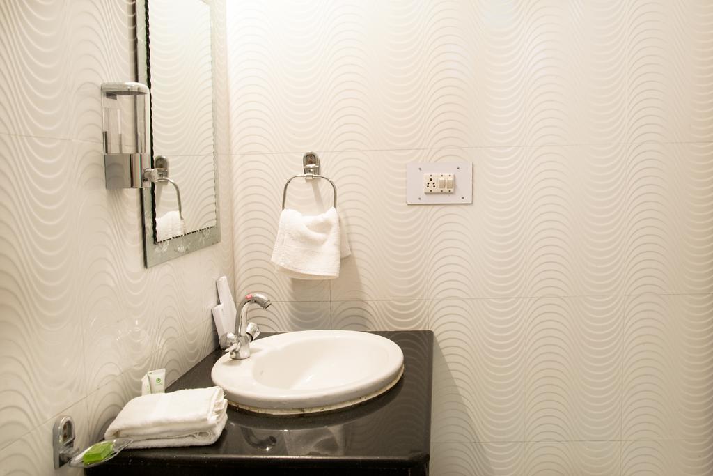 Treebo Trend Celebriti Manali Hotel Vashist ภายนอก รูปภาพ