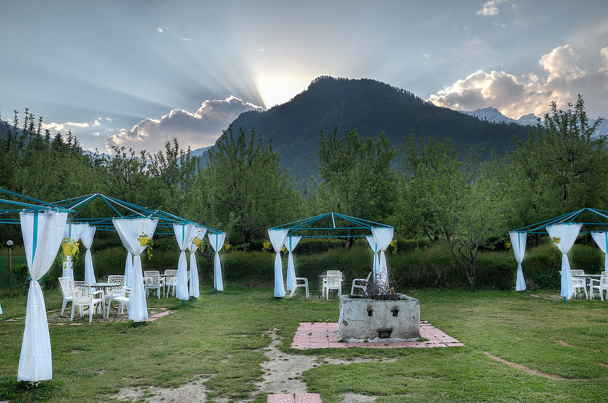 Treebo Trend Celebriti Manali Hotel Vashist ภายนอก รูปภาพ