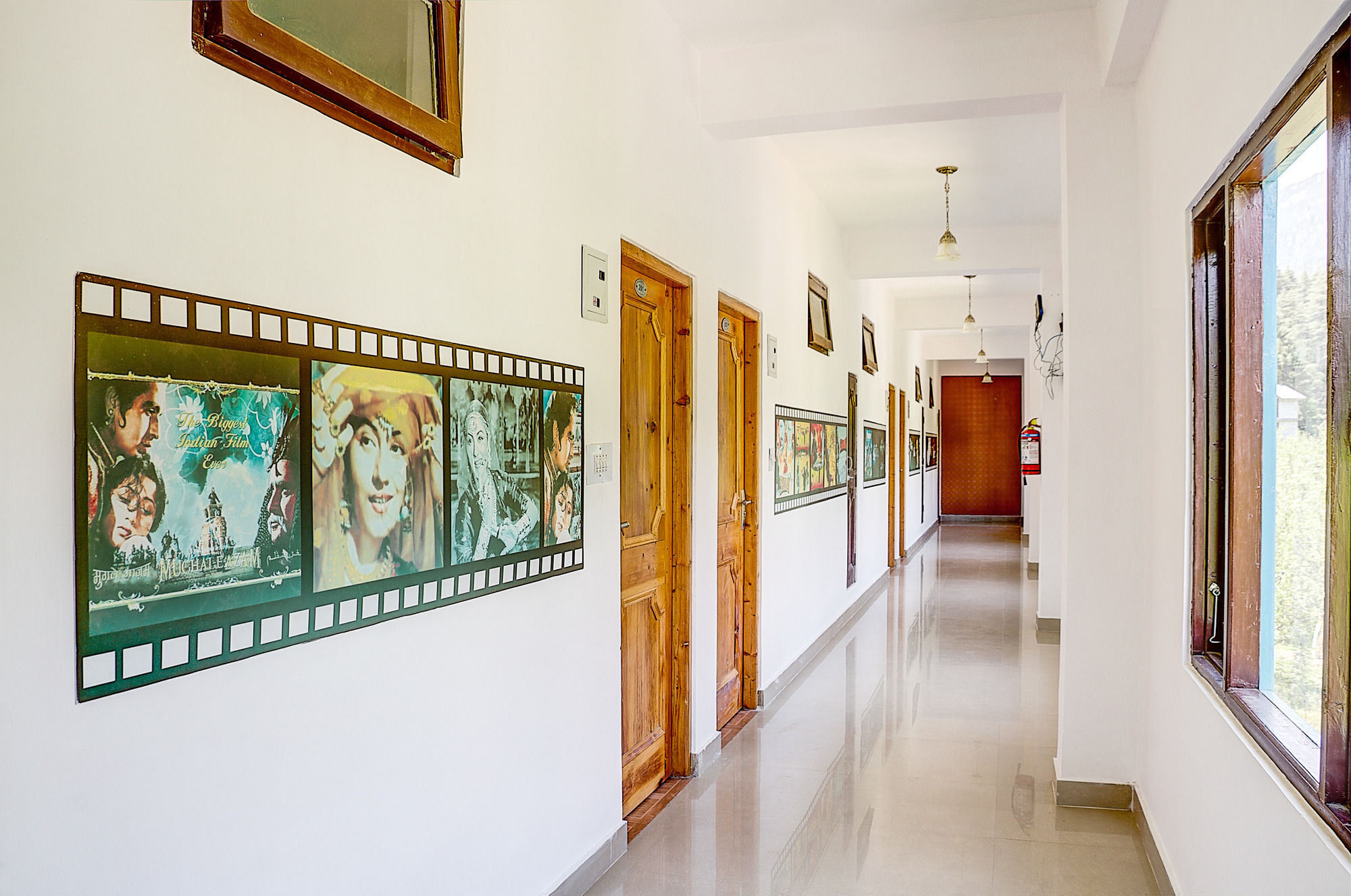 Treebo Trend Celebriti Manali Hotel Vashist ภายนอก รูปภาพ