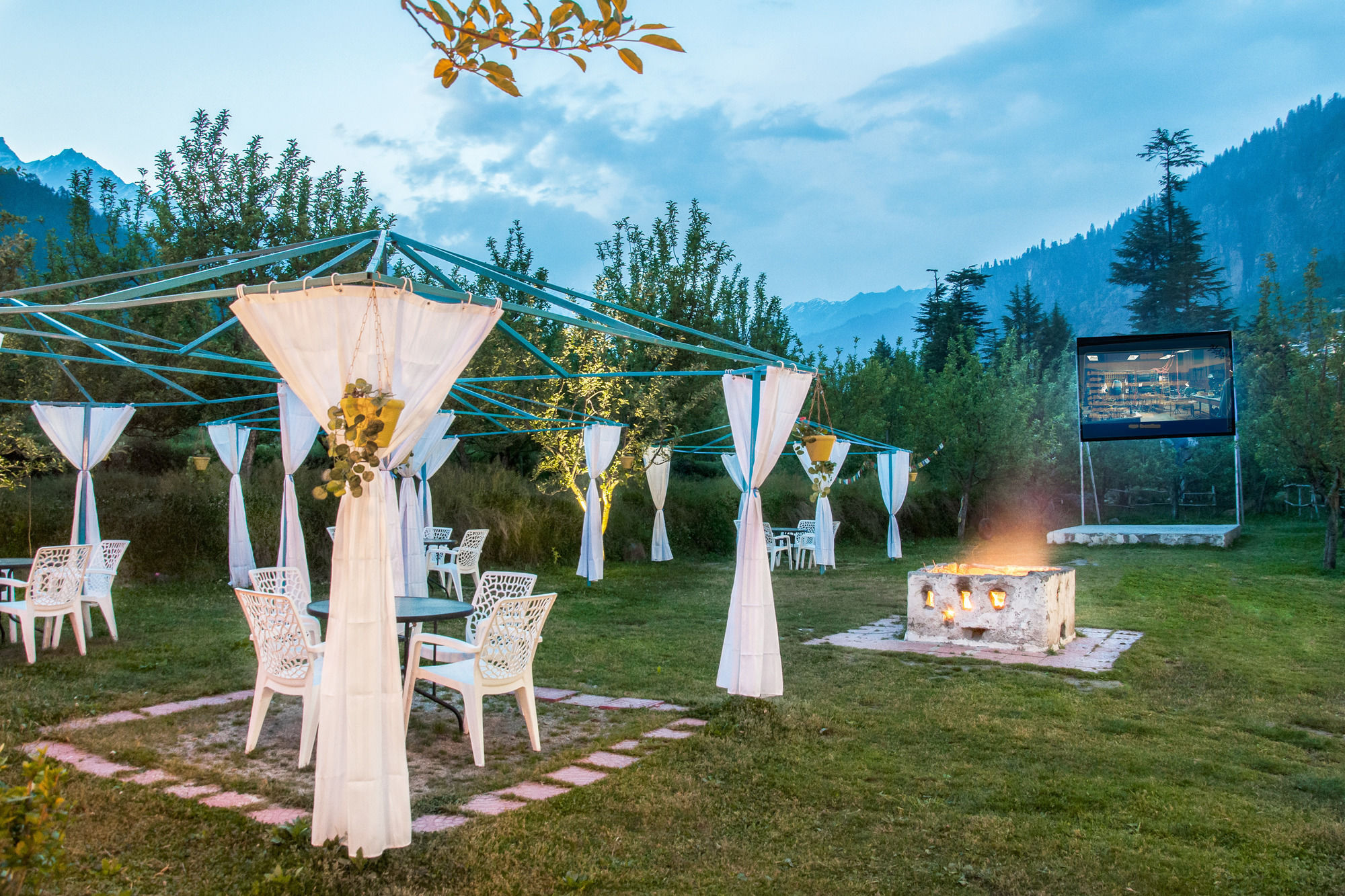 Treebo Trend Celebriti Manali Hotel Vashist ภายนอก รูปภาพ